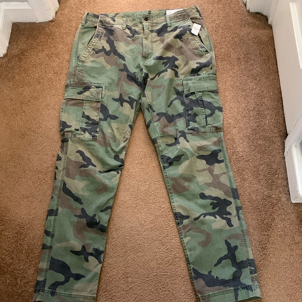 💥💥💥GAP CAMO PANTS BRAND NEW, NEVER WORN